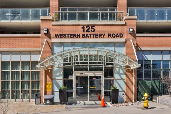 125 Western Battery RD #2815, Toronto C01, ON M6K 3R8
