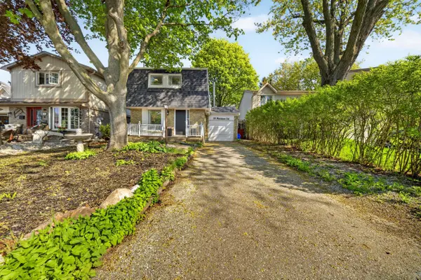 33 Harrison CT, Whitby, ON L1N 6E2