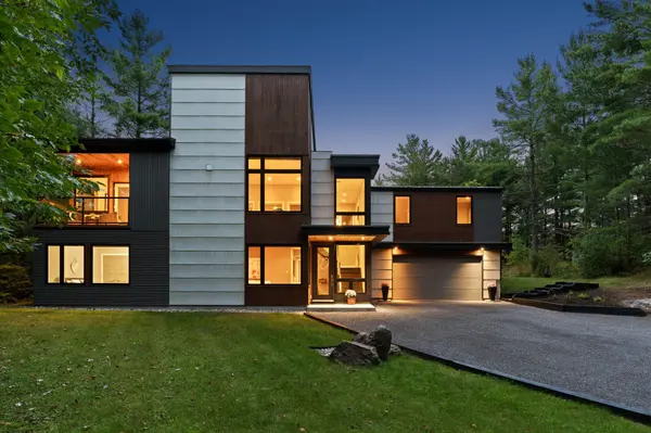 108 EDITH MARGARET PL, Carp - Huntley Ward, ON K2W 1A8