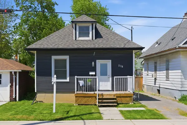 576 Wolfe ST, Peterborough, ON K9J 2L8