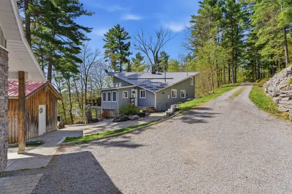 4 Stackwall LN, Greater Madawaska, ON K0H 1H0