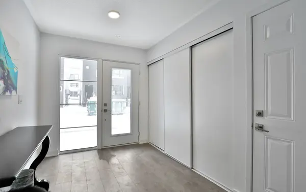 1121 Cooke BLVD #3, Burlington, ON L7T 0C4