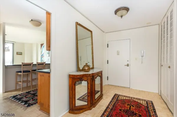 1 Claridge Dr #408, Verona Twp., NJ 07044