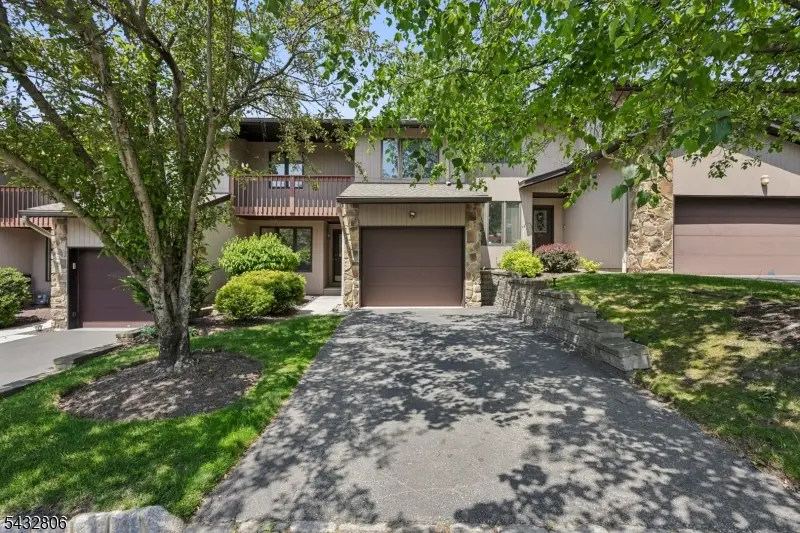 33 Cedarwood Ter., Woodland Park, NJ 07424