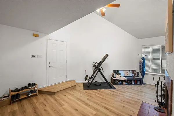 2307 Balsam Drive #L205, Arlington, TX 76006