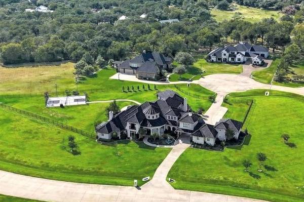 811 Noble Champions Way, Bartonville, TX 76226