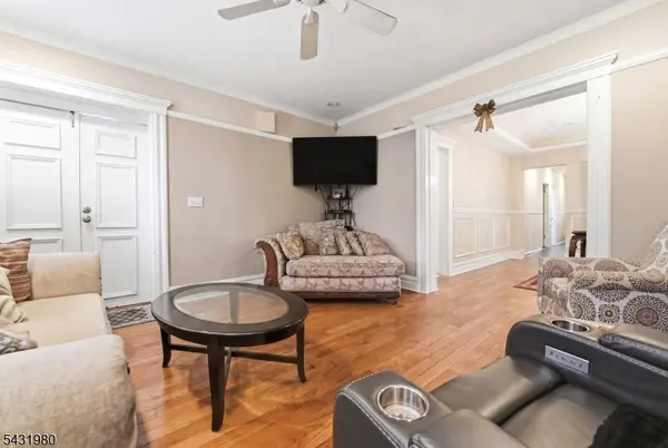 160 Ashland Ave, Bloomfield Twp., NJ 07003