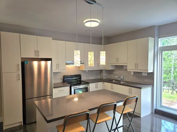 93 Allegra DR ## Lower, Wasaga Beach, ON L9Z 1P2