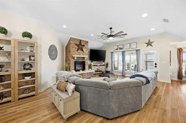 7520 Muirfield Drive, Cleburne, TX 76033