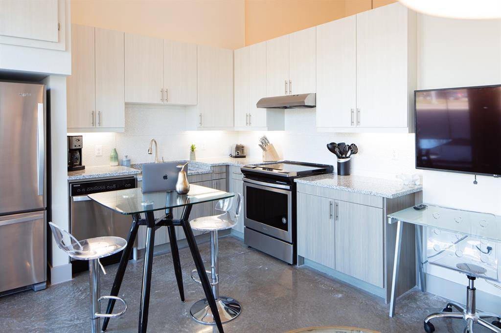 830 N Zang Boulevard #1203, Dallas, TX 75208