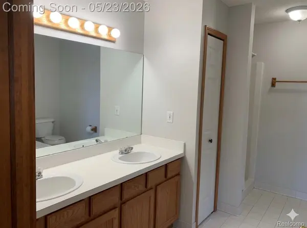 6145 Crystal Lake DR, Romulus, MI 48174