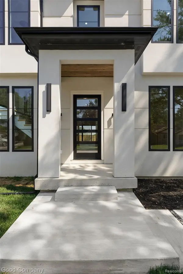 1228 W Windemere AVE, Royal Oak, MI 48073