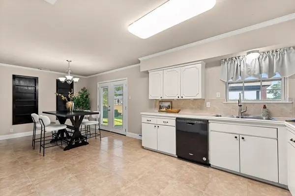 1830 Pleasant Run Road, Carrollton, TX 75006