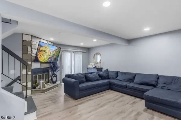 40 Bennington Sq, Washington Twp., NJ 07840