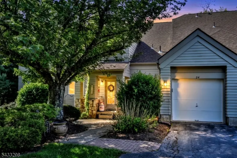24 Harker Hill Dr, Hardyston Twp., NJ 07419