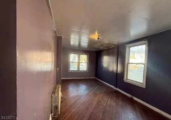 304 S Burnett St, East Orange City, NJ 07018