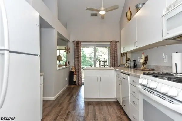 24 Harker Hill Dr, Hardyston Twp., NJ 07419