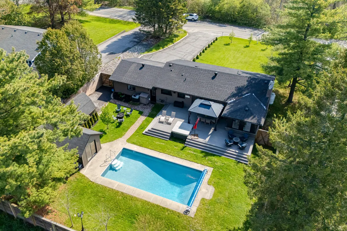 1611 SUNNYSIDE RD, Kingston, ON K7L 4V4