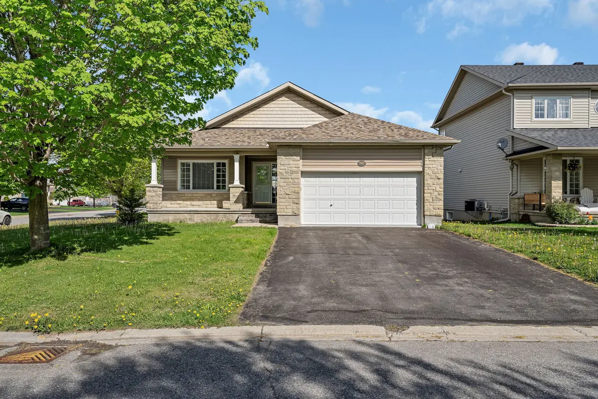 90 Sinclair AVE, Carleton Place, ON K7C 4V3