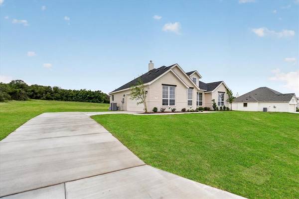 317 Skeen Peak, Springtown, TX 76082
