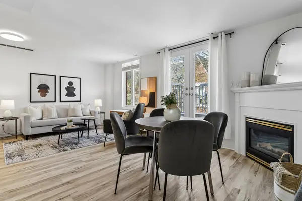 12 Sudbury ST #2010, Toronto C01, ON M6J 3W7