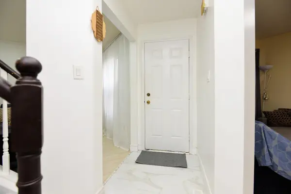 9 Ravenswood DR, Brampton, ON L6Y 3Y5