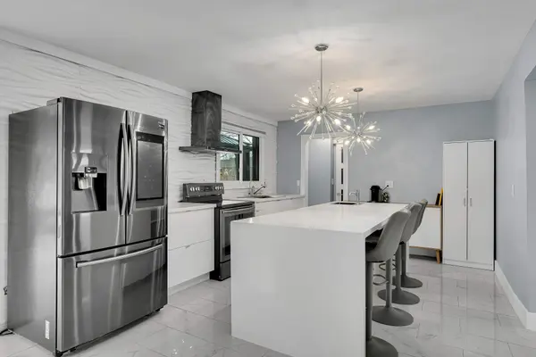 1611 SUNNYSIDE RD, Kingston, ON K7L 4V4