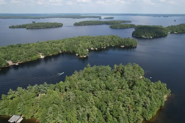2 Island 24LM (Denison) N/A, Gravenhurst, ON P1P 1R2