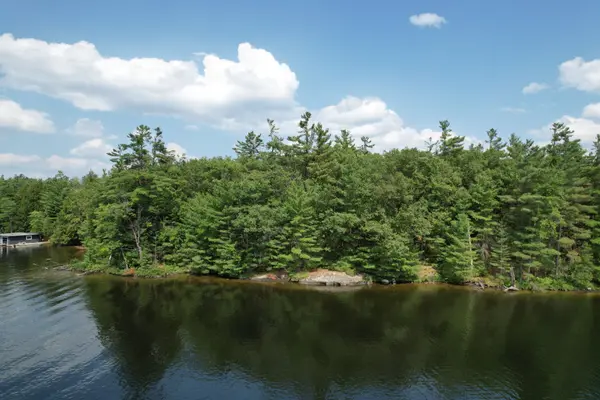 2 Island 24LM (Denison) N/A, Gravenhurst, ON P1P 1R2