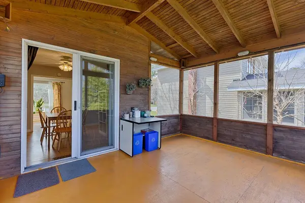 82 Rutherford AVE, Deep River, ON K0J 1P0