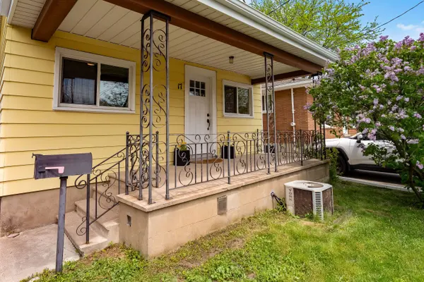 17 Moote ST, St. Catharines, ON L2N 1B3