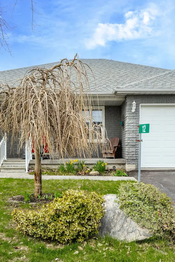 12 Graham ST, Springwater, ON L0L 1P0