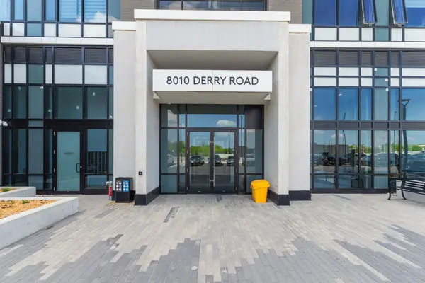 8010 Derry RD E #1402, Milton, ON L9T 9N3