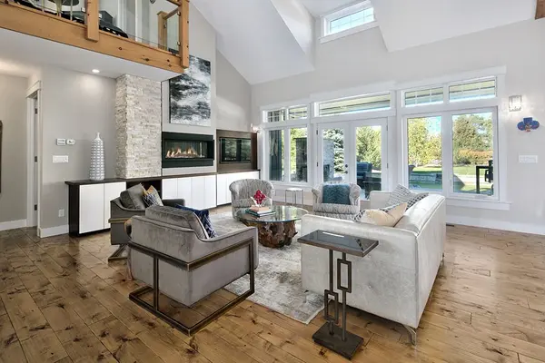 174 High Bluff LN, Blue Mountains, ON N0H 2P0