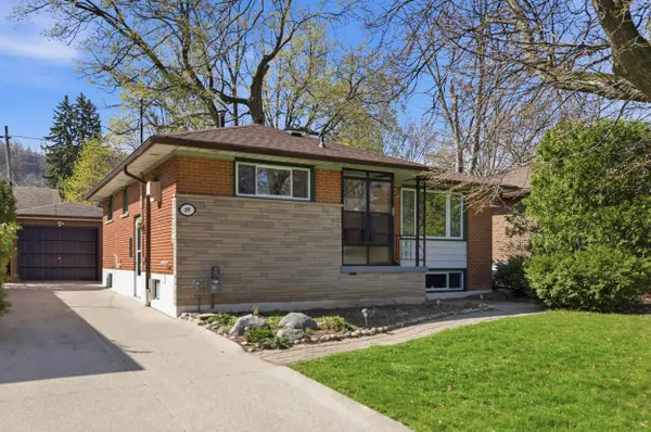 59 Purvis DR, Hamilton, ON L8S 2S5