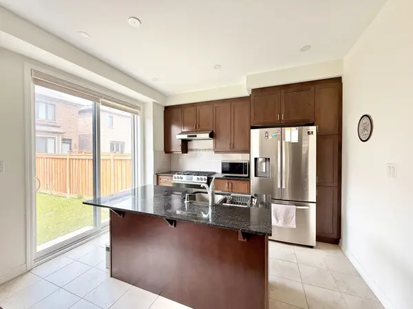 8 Doluci CRES ##Main, Brampton, ON L7A 0H1
