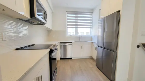 121 Green Gardens BLVD, Toronto C04, ON M6A 0E2