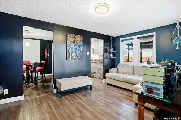 908 L AVENUE N, Saskatoon, SK S7L 2R6