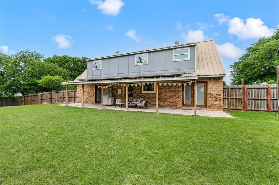404 Brookview Drive, Decatur, TX 76234