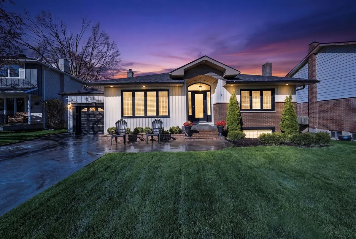7 Howard CRES, Barrie, ON L4M 2L7