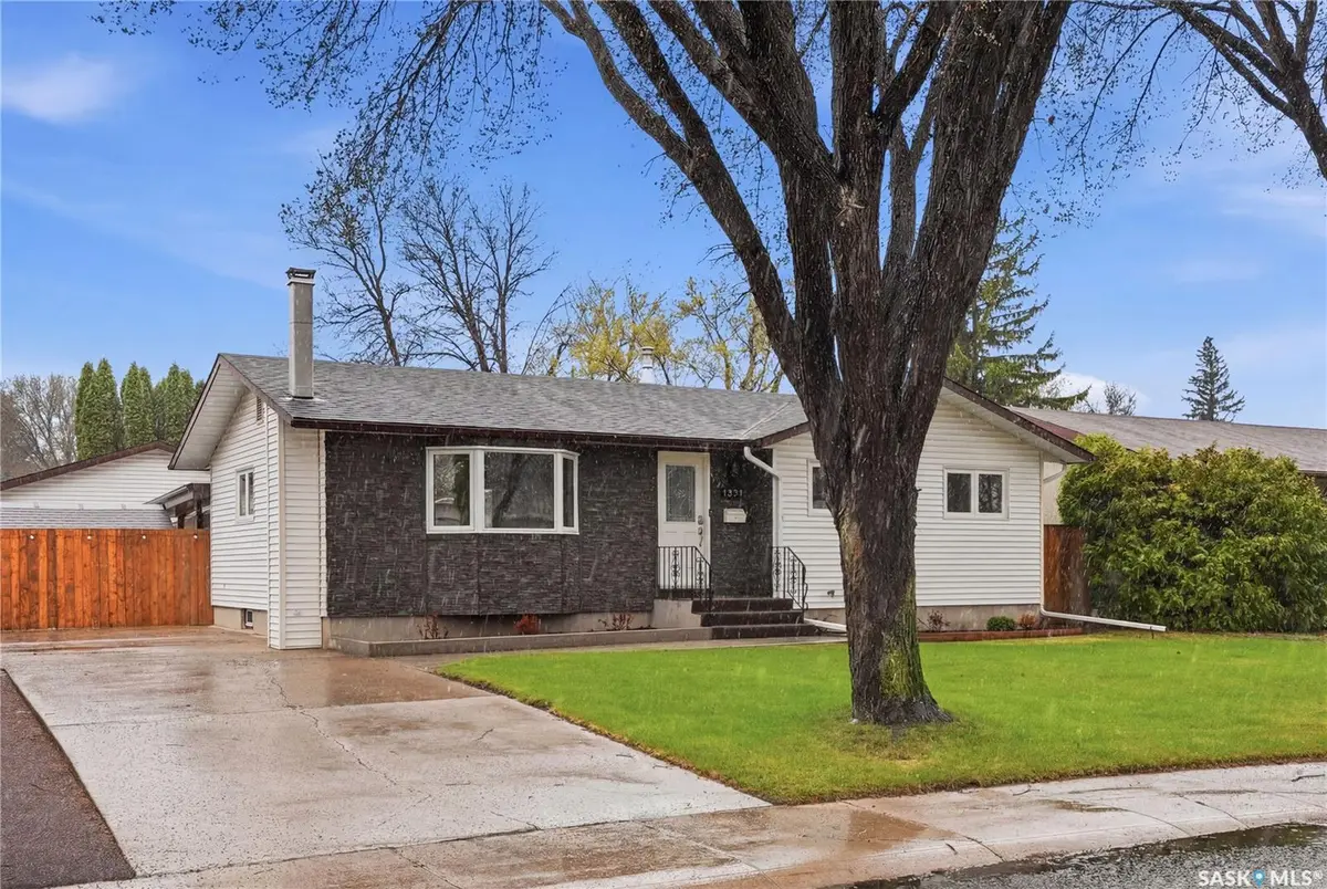 1646 East HEIGHTS, Saskatoon, SK S7J 3B7