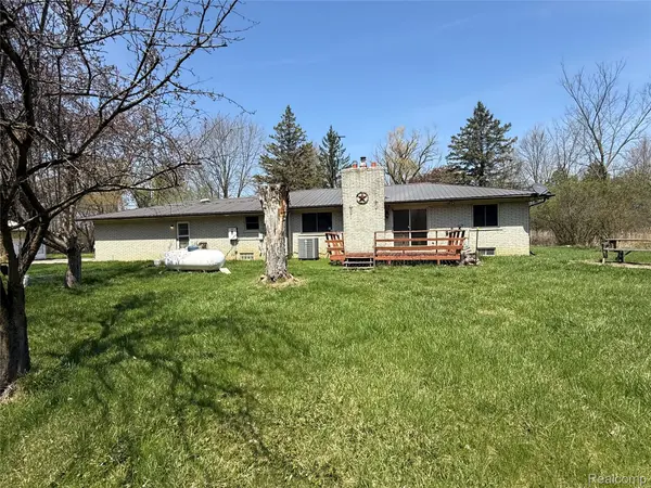 11779 Dunn RD, St. Clair, MI 48041