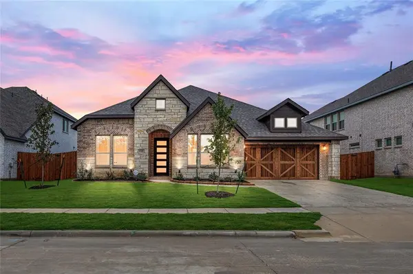 1240 Amberwood Lane, Red Oak, TX 75154
