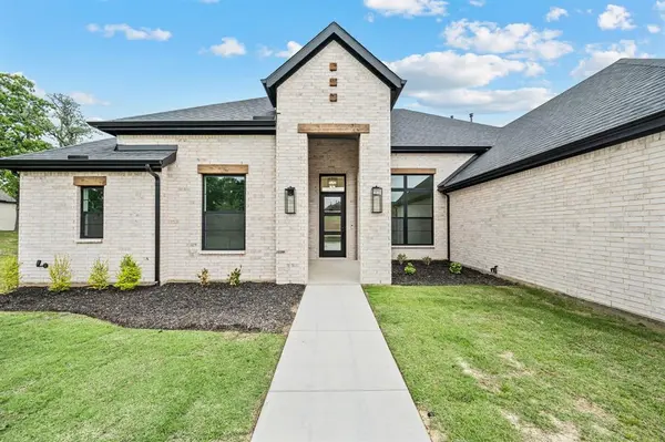 116 Oak Grove Lane, Boyd, TX 76023