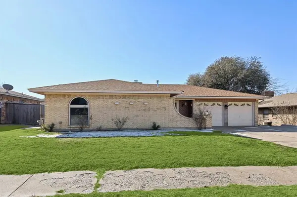 2106 Avalon Lane, Arlington, TX 76014