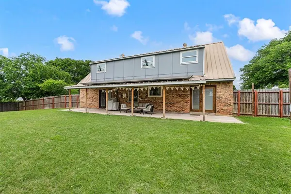 404 Brookview Drive, Decatur, TX 76234