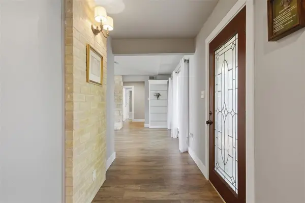 3217 Golfing Green, Farmers Branch, TX 75234