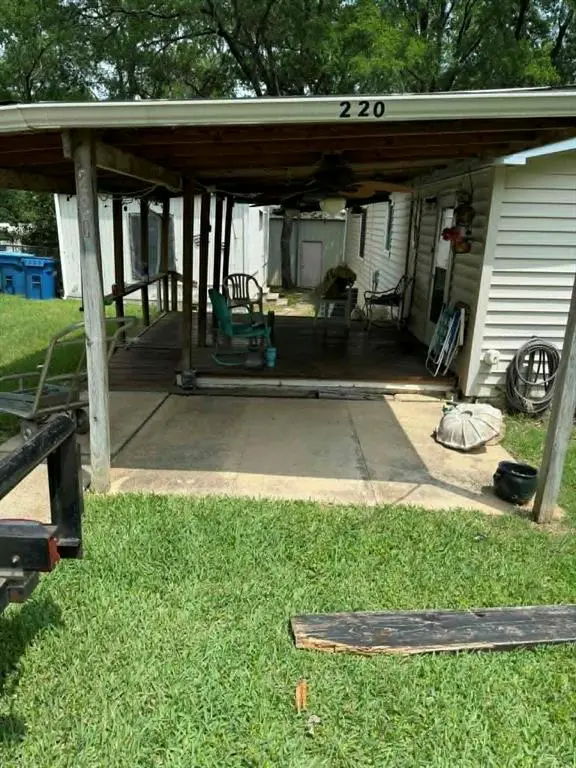 220 Hollyglen Street, Gun Barrel City, TX 75156