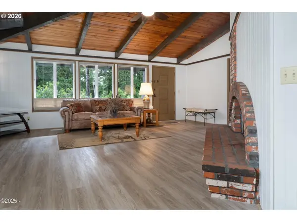 225 MONTEREY AVE, Lincoln City, OR 97367