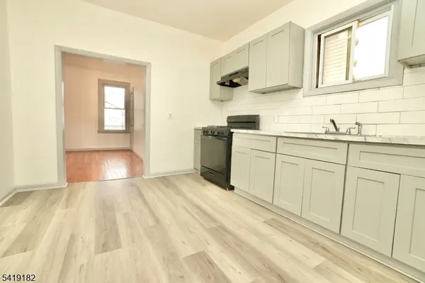76 Aldine St, Newark City, NJ 07112